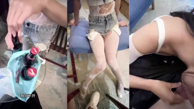 精神小妹就香嫩俩瓶可乐就骗到手